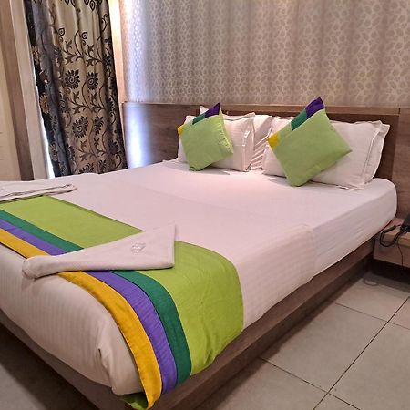 Hotel Tulsi Vadodara Eksteriør billede