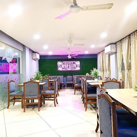 Hotel Tulsi Vadodara Eksteriør billede