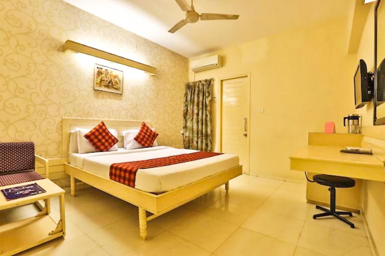 Hotel Tulsi Vadodara Eksteriør billede