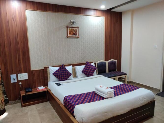 Hotel Tulsi Vadodara Eksteriør billede