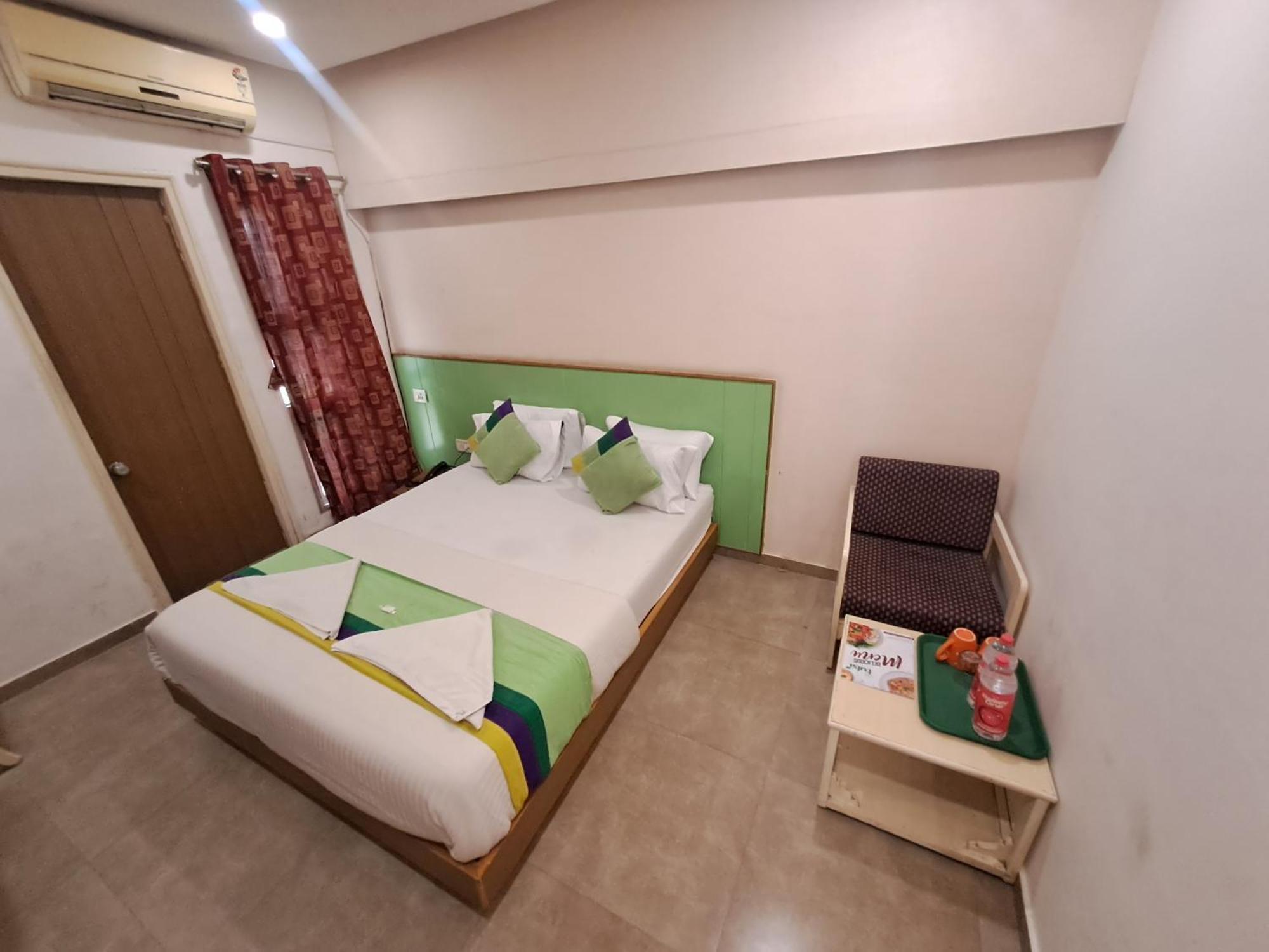 Hotel Tulsi Vadodara Eksteriør billede